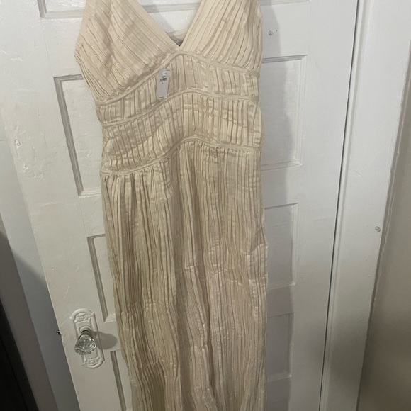 Banana Republic Cream Flare Semi Formal Skirt Pockets